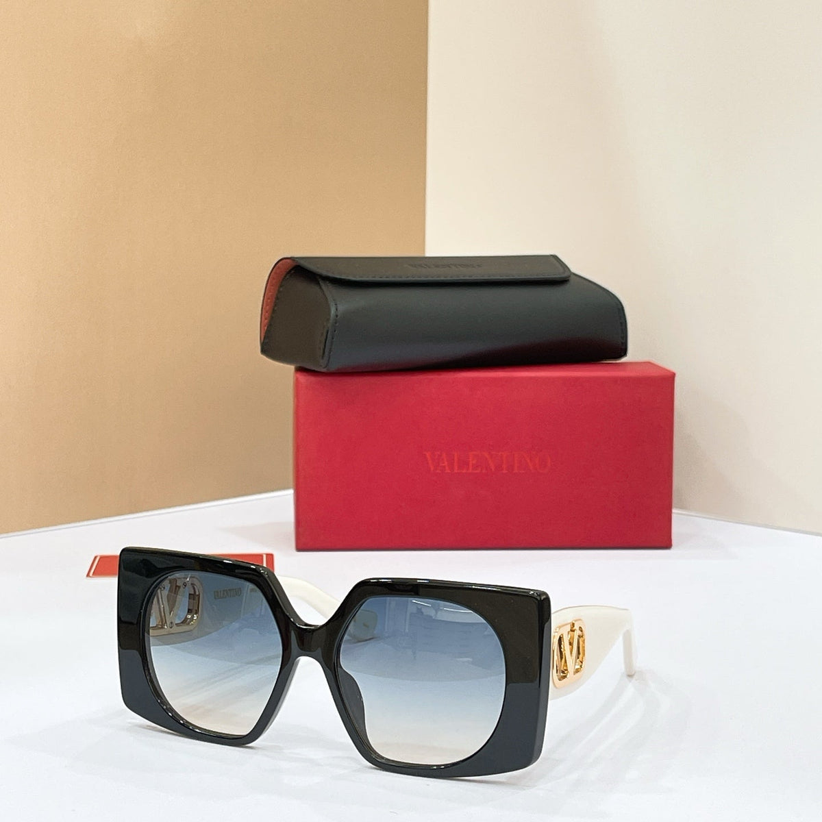 Valentino VG0002S Sunglasses